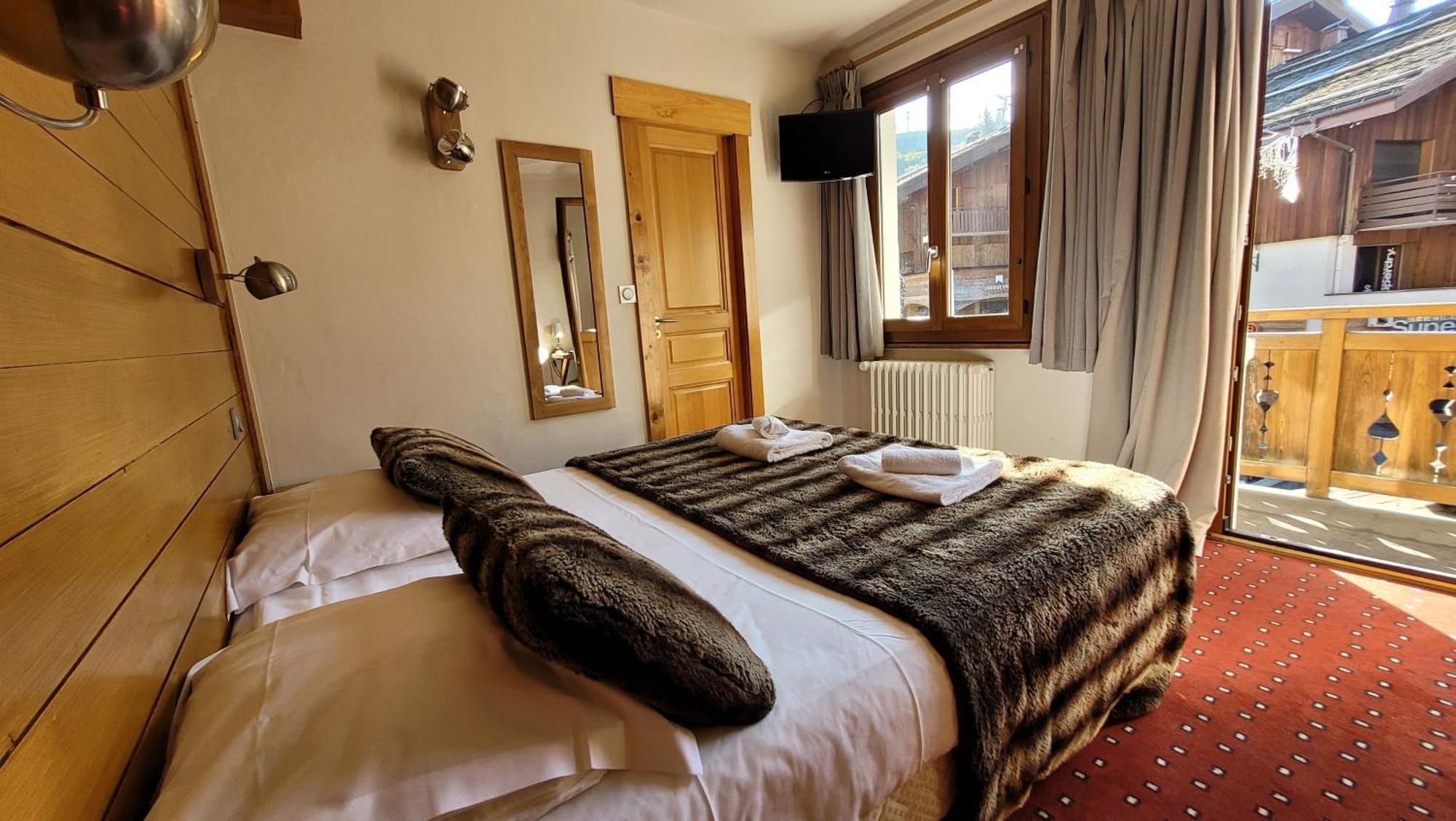 Hotel Christiania ลาคลูซาซ์ ภายนอก รูปภาพ