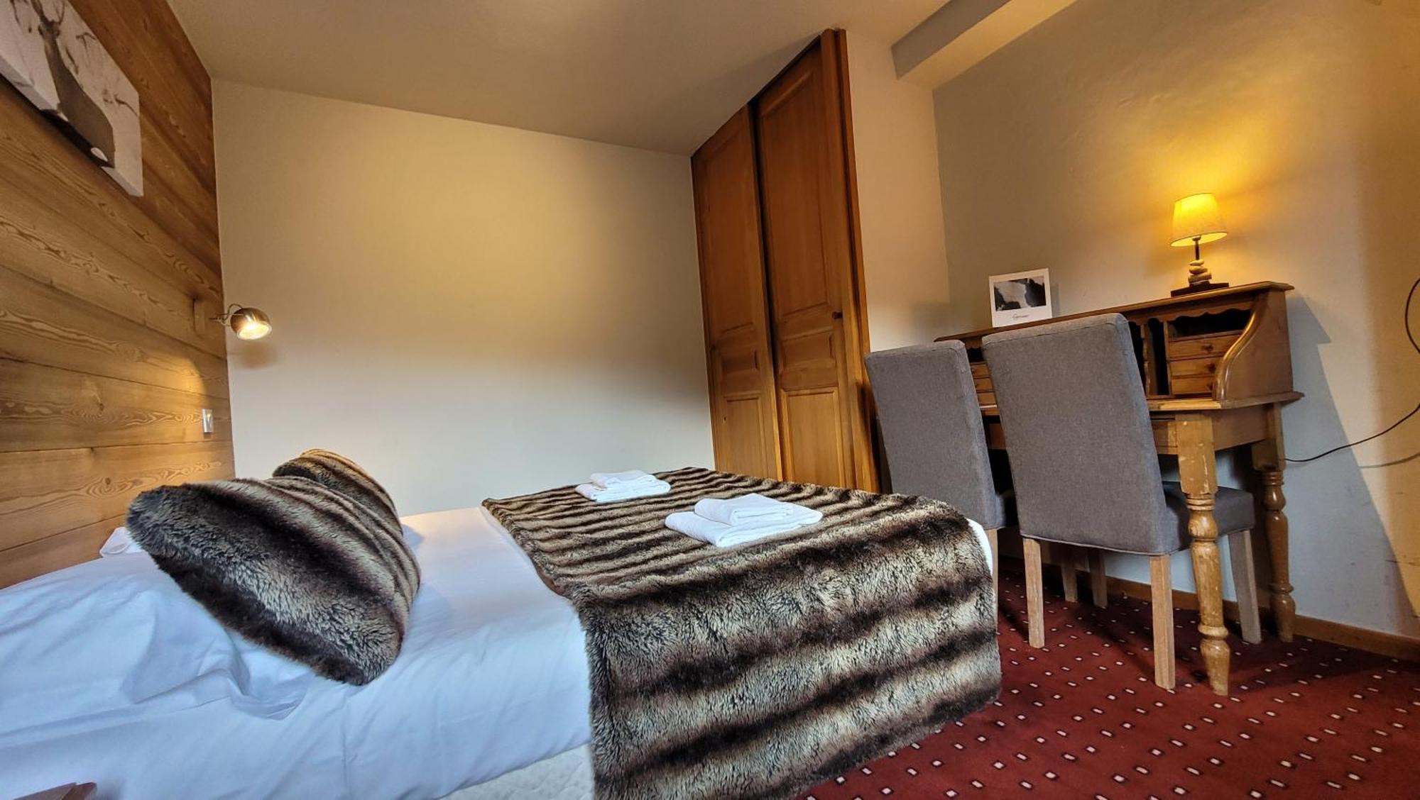 Hotel Christiania ลาคลูซาซ์ ภายนอก รูปภาพ