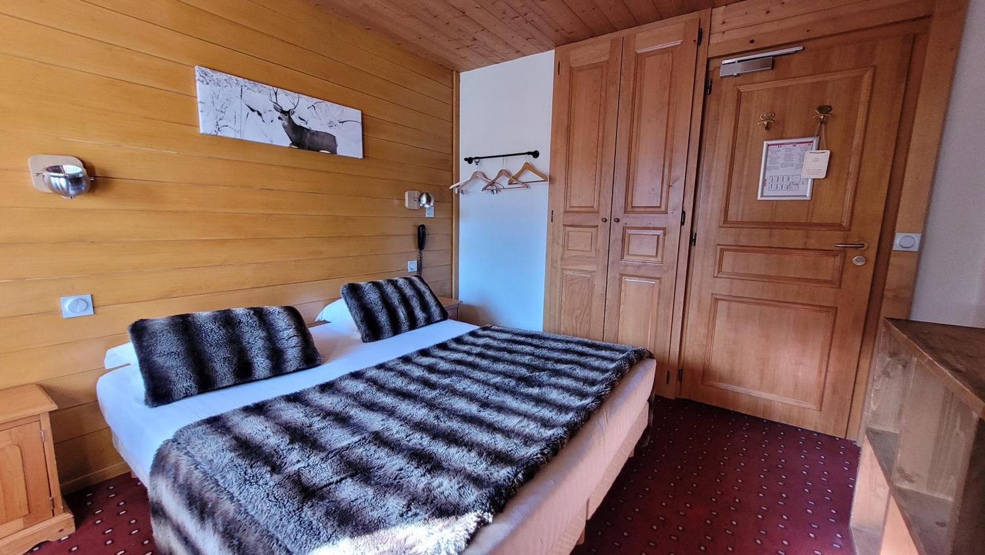 Hotel Christiania ลาคลูซาซ์ ภายนอก รูปภาพ