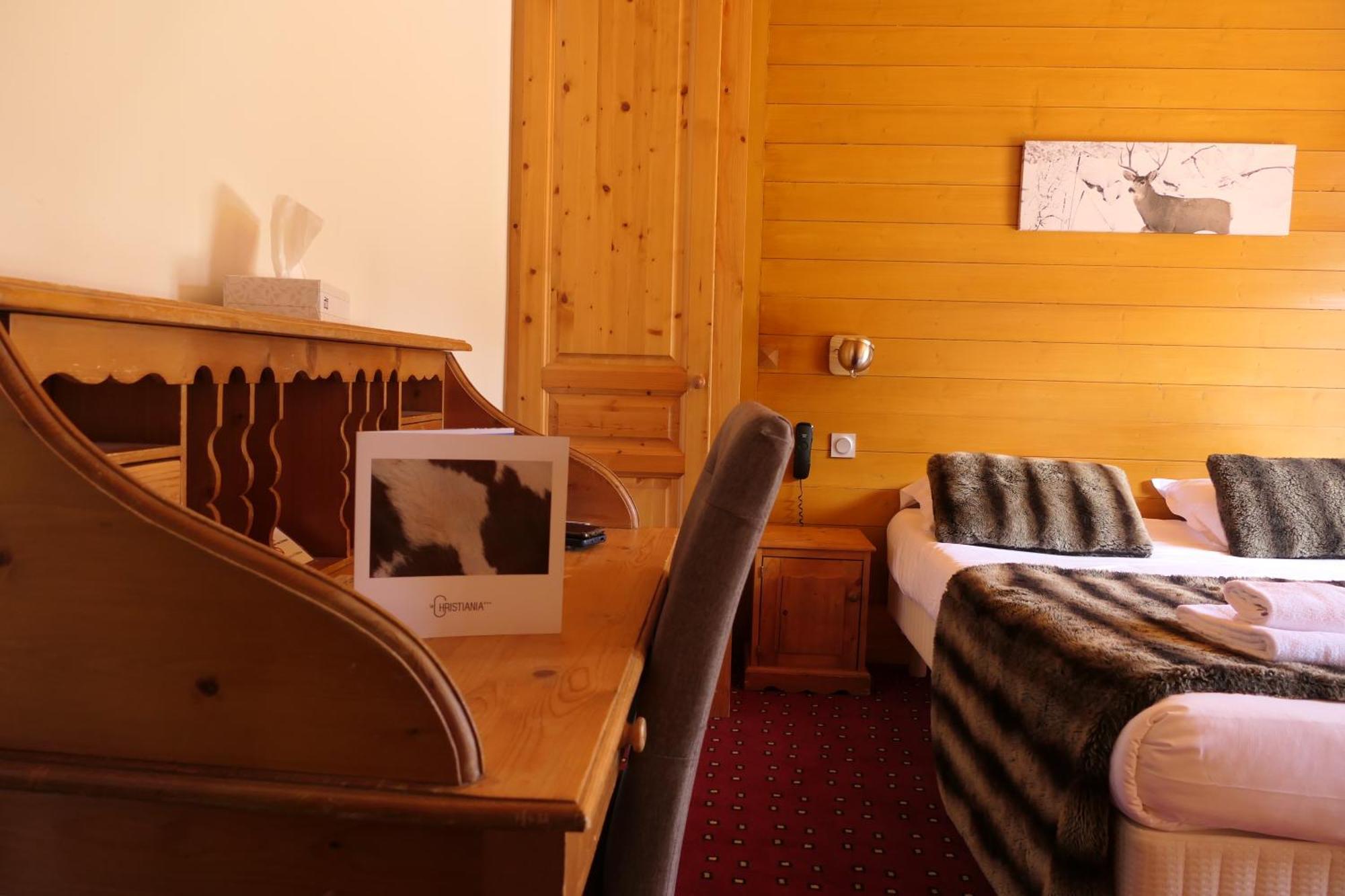 Hotel Christiania ลาคลูซาซ์ ภายนอก รูปภาพ