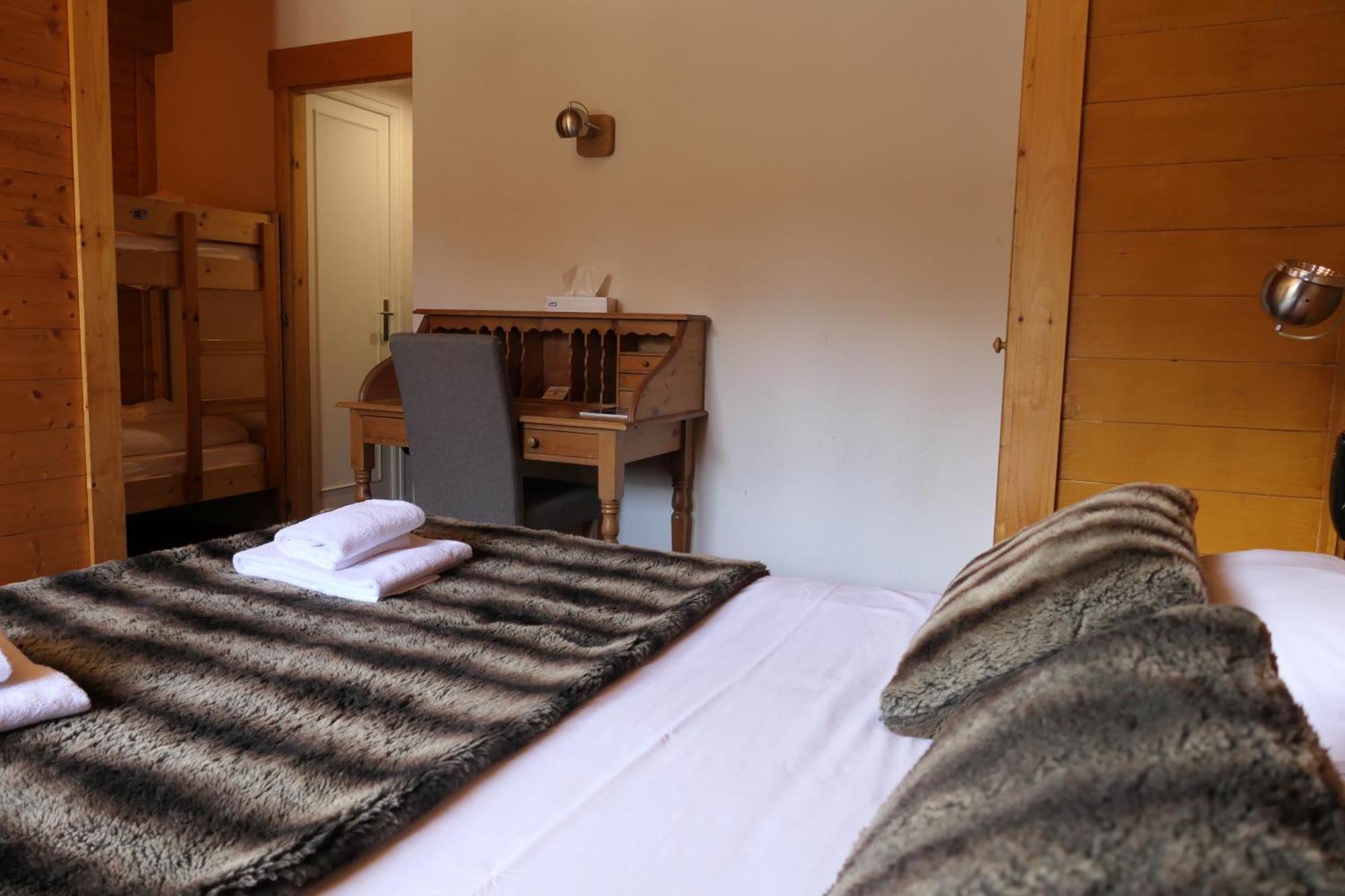 Hotel Christiania ลาคลูซาซ์ ภายนอก รูปภาพ