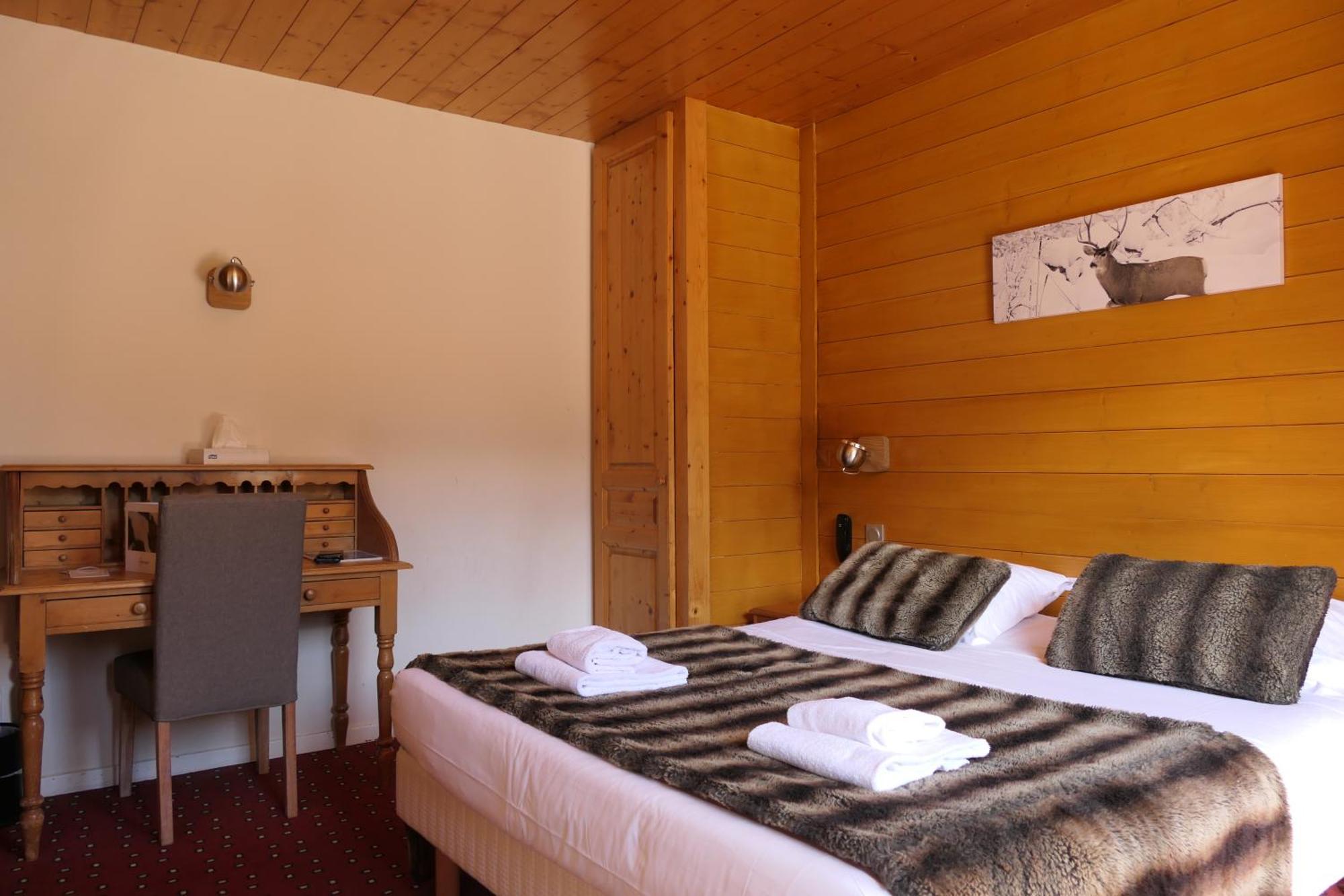 Hotel Christiania ลาคลูซาซ์ ภายนอก รูปภาพ