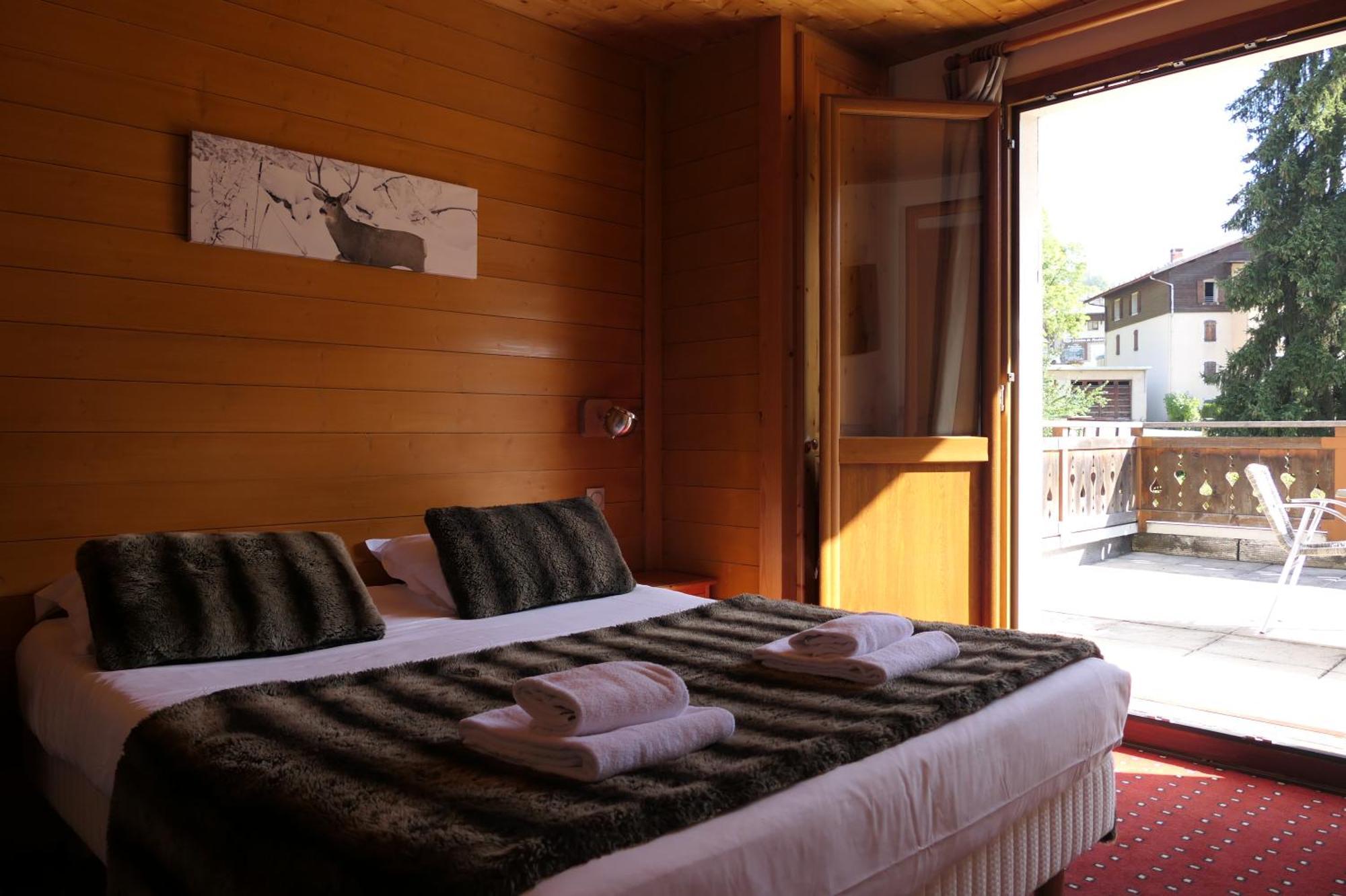 Hotel Christiania ลาคลูซาซ์ ภายนอก รูปภาพ