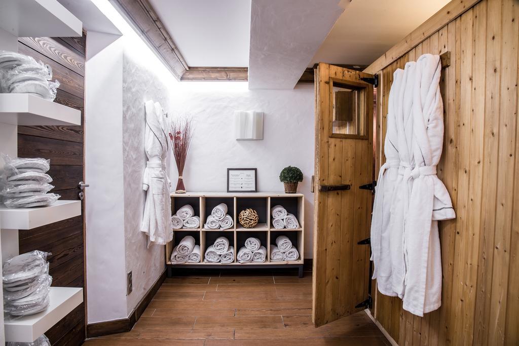 Hotel Christiania ลาคลูซาซ์ ภายนอก รูปภาพ